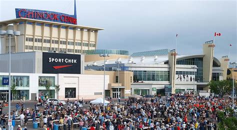 chinook mall hours today.